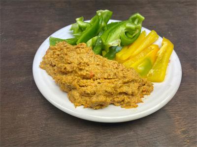 carrot-hummus-with-pepper-sticks