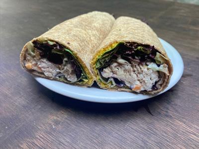 grilled-chicken-lettuce-wrap-with-ranch