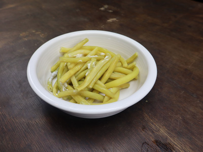 stemmed-beans-with-garlic